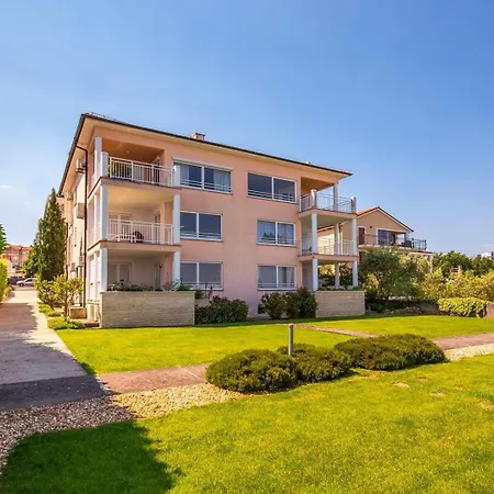 Luxury Balu 18 Near The Sea Apartment